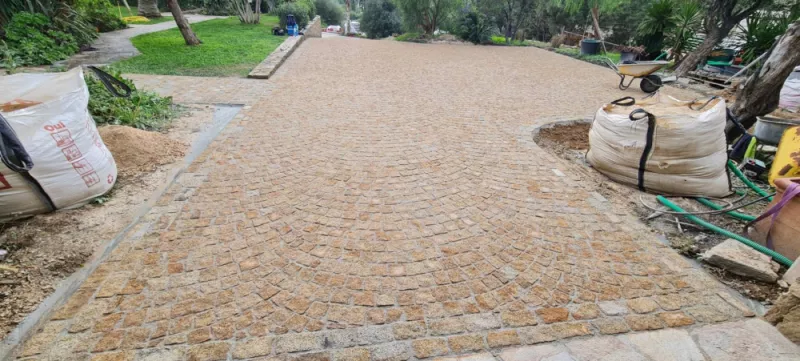 Pavage en pierre naturelle ou en granit, Lavandou, N30