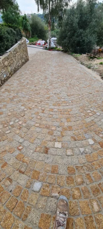 Pavage en pierre naturelle ou en granit, Lavandou, N30