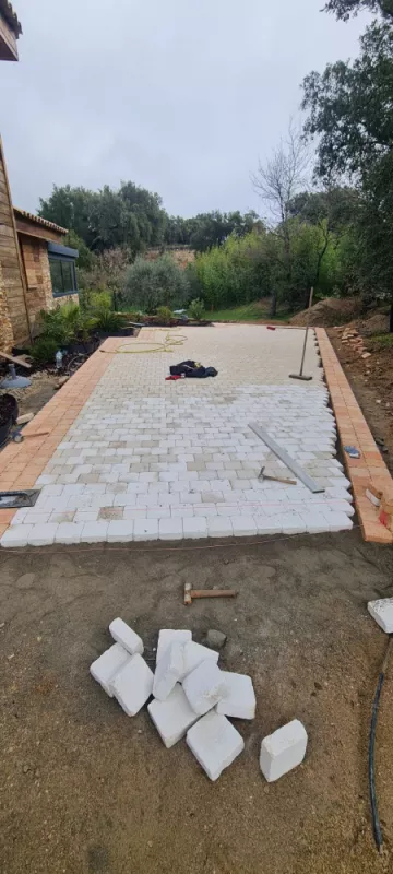 Pavage en pierre naturelle ou en granit, Lavandou, N30