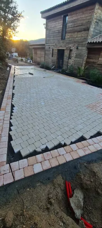Pavage en pierre naturelle ou en granit, Lavandou, N30