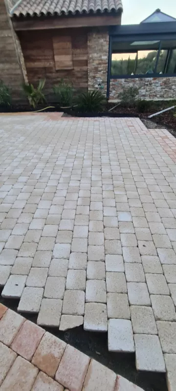 Pavage en pierre naturelle ou en granit, Lavandou, N30