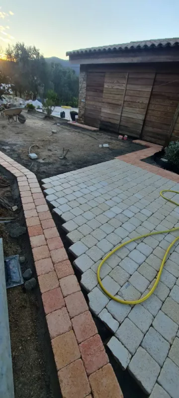 Pavage en pierre naturelle ou en granit, Lavandou, N30