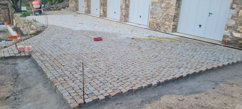 Pavage en pierre naturelle ou en granit, Lavandou, N30