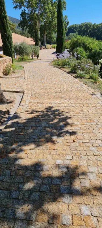 Pavage en pierre naturelle ou en granit, Lavandou, N30