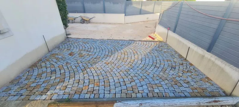 Pavage en pierre naturelle ou en granit, Lavandou, N30