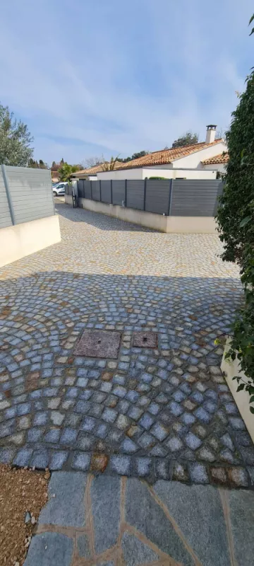 Pavage en pierre naturelle ou en granit, Lavandou, N30
