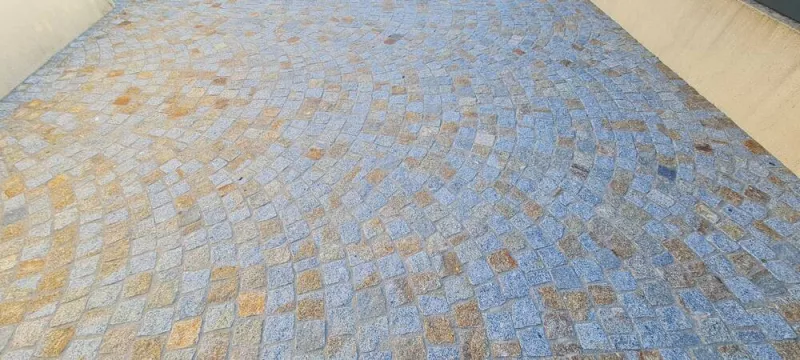 Pavage en pierre naturelle ou en granit, Lavandou, N30