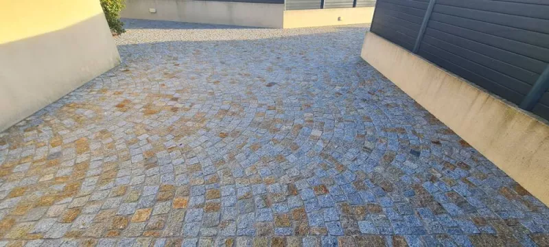 Pavage en pierre naturelle ou en granit, Lavandou, N30