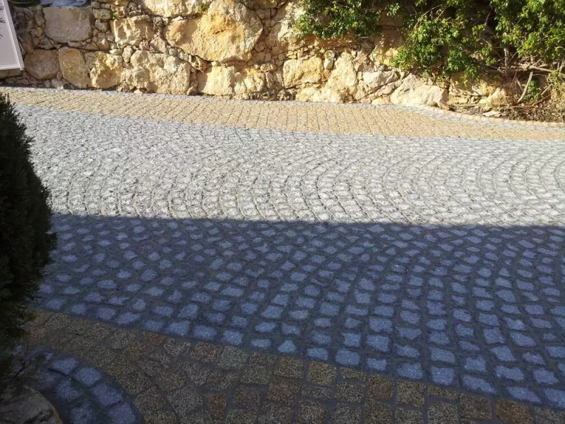 Pavage en pierre naturelle ou en granit, Lavandou, N30