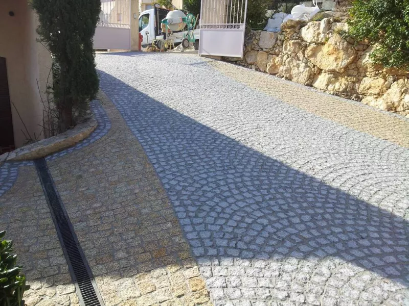 Pavage en pierre naturelle ou en granit, Lavandou, N30