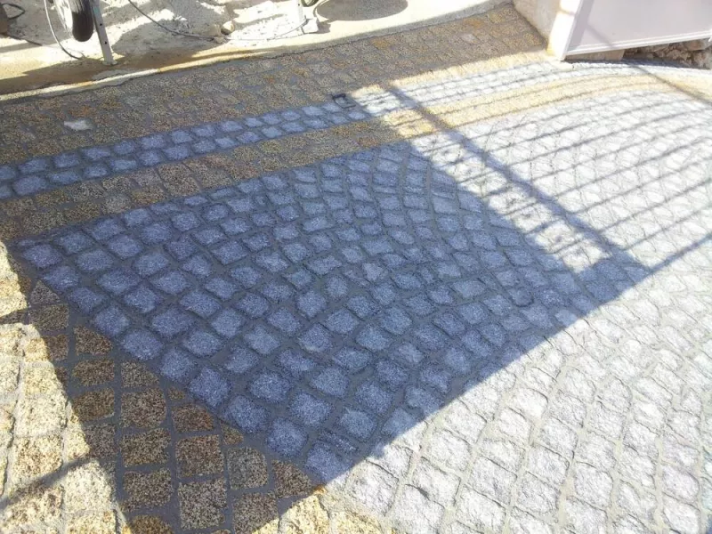 Pavage en pierre naturelle ou en granit, Lavandou, N30
