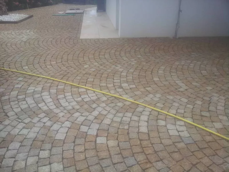 Pavage en pierre naturelle ou en granit, Lavandou, N30