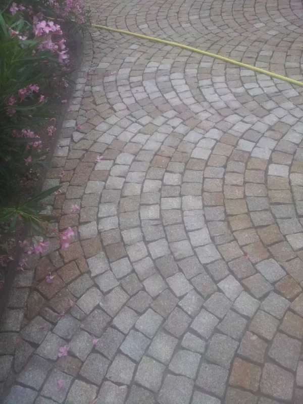 Pavage en pierre naturelle ou en granit, Lavandou, N30