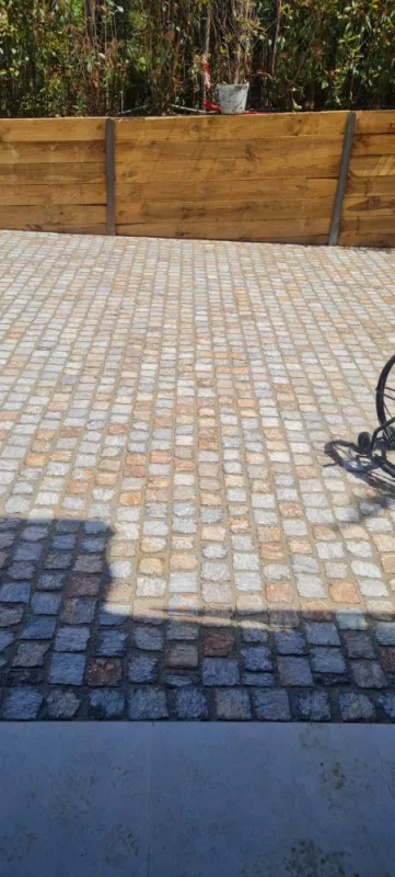 Pavage en pierre naturelle ou en granit, Lavandou, N30