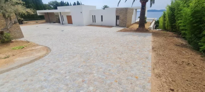 Pavage en pierre naturelle ou en granit, Lavandou, N30