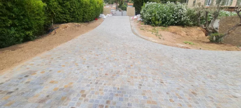 Pavage en pierre naturelle ou en granit, Lavandou, N30