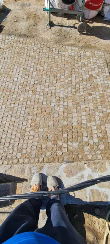 Pavage en pierre naturelle ou en granit, Lavandou, N30