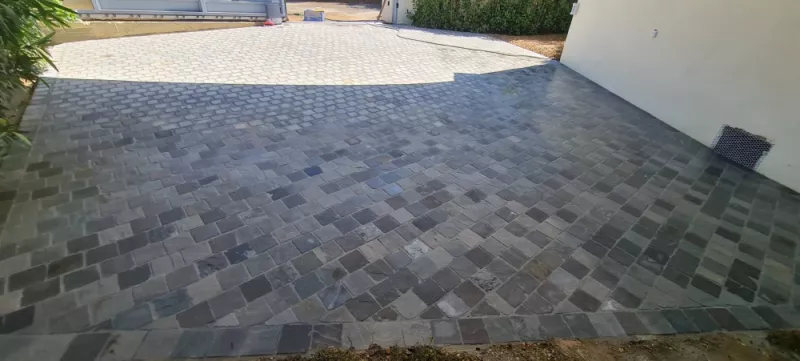 Pavage en pierre naturelle ou en granit, Lavandou, N30