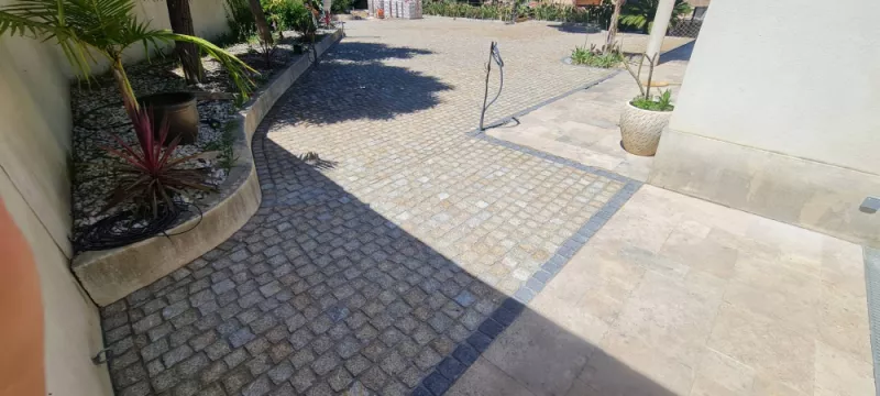 Pavage en pierre naturelle ou en granit, Lavandou, N30