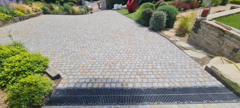 Pavage en pierre naturelle ou en granit, Lavandou, N30