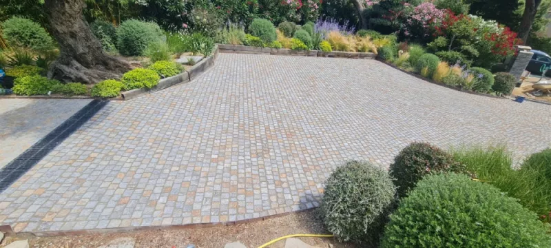 Pavage en pierre naturelle ou en granit, Lavandou, N30