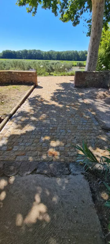 Pavage en pierre naturelle ou en granit, Lavandou, N30