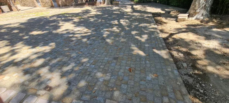 Pavage en pierre naturelle ou en granit, Lavandou, N30