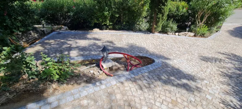 Pavage en pierre naturelle ou en granit, Lavandou, N30