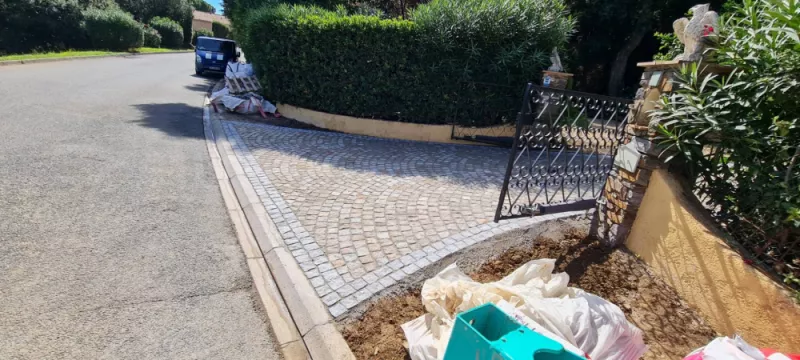 Pavage en pierre naturelle ou en granit, Lavandou, N30