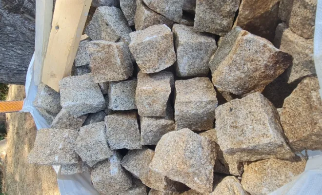 Pose de pavé en granit à La Crau., Le Lavandou, N30